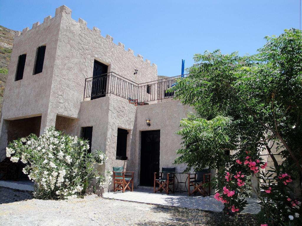 Hotel Castello à Pórto Káyio Extérieur photo