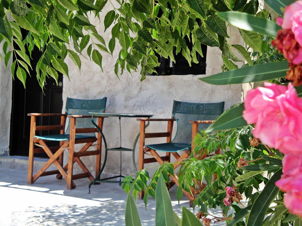 Hotel Castello à Pórto Káyio Extérieur photo
